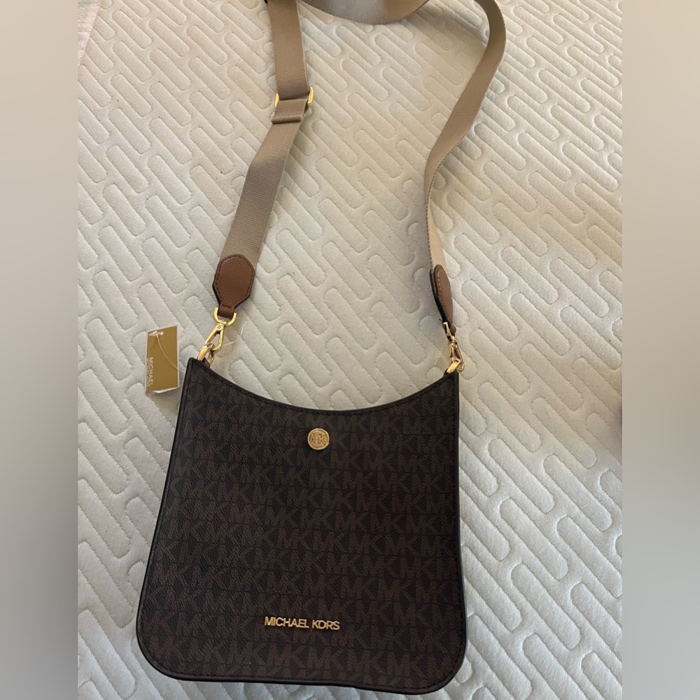 Michael kors crossbody